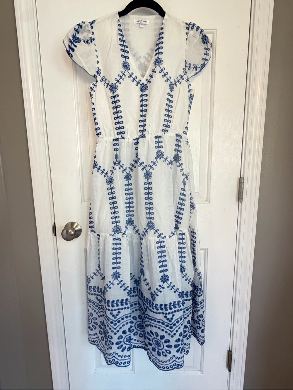 Area Stars White & Blue Embroidered Midi Dress – Women’s XS - Picture 3 of 9